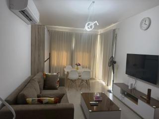 1BR Chalet in Einbay Minutes to Pool - 0
