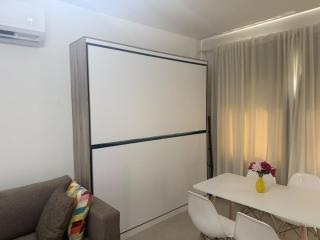 1BR Chalet in Einbay Minutes to Pool - 6