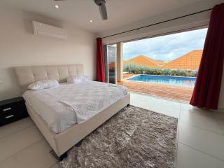 Hilltop Villa Curacao - 2