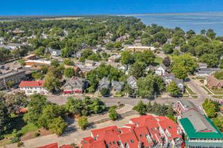 Steps to Beach, Eats & Marina! w/ Charming Patio - 8