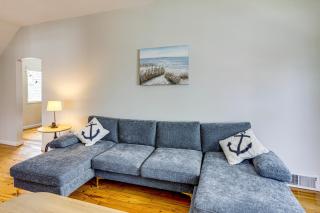 Steps to Beach, Eats & Marina! w/ Charming Patio - 6