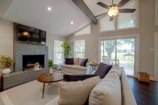 Yard, Deck & Fire Pit: Cedar Creek Reservoir Gem - 8