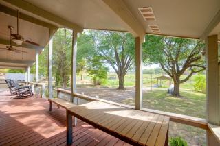 Yard, Deck & Fire Pit: Cedar Creek Reservoir Gem - 9