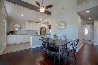 Yard, Deck & Fire Pit: Cedar Creek Reservoir Gem - 4
