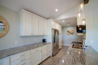 Yard, Deck & Fire Pit: Cedar Creek Reservoir Gem - 2