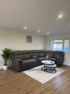 Modern 3 Bed House - 8