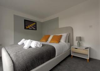 1 Bed apartment / free parking/castle donington - 9