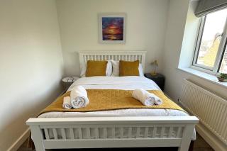 The Aldridge 2 Bedroom Apartment with FREE parking - 9