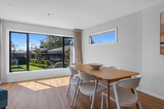Private Family 4BR Home Near Airport - Sleeps 7 - Free Parking - 1