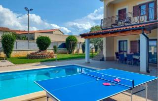 Beautiful Home In Radovani With Private Swimming Pool, Can Be Inside Or Outside - 9