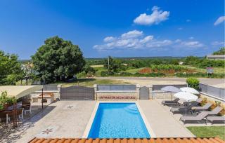 Beautiful Home In Radovani With Private Swimming Pool, Can Be Inside Or Outside - 5