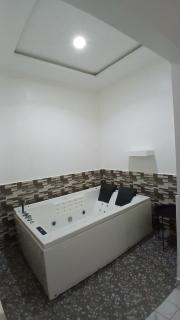 Studio avec jacuzzi - 2
