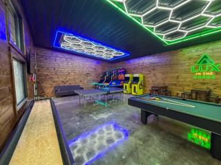 Cedar Ridge - Hot Tub - Game Room - Pond & Kayaks - EV Charging Fishing Swimming and More - 2