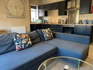 Modern 2 bed apartment / sleeps 6 / Long stay - 5