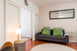 Bright & Modern 2 Bed in St Kilda East - 0