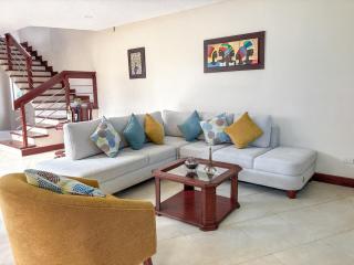 Casa familiar completa - Jacuzzi - BBQ - Estacionamiento - 0