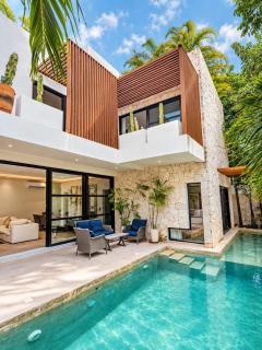 Elegant 4 Bedroom Villa, Gated Access & Personalized Concierge - 4