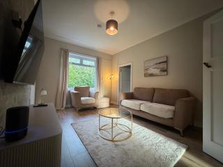 Spacious 3 Bed Home with Parking - Glasgow - 4