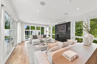 RoveTravel - Lincoln Villa - Home with Pool & Hot Tub - 8