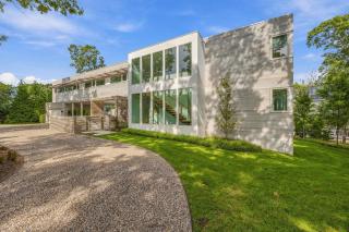 RoveTravel - Lincoln Villa - Home with Pool & Hot Tub - 3