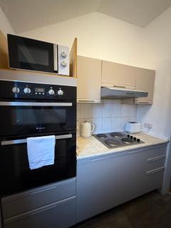 Spacious 3 Bed Home with Parking - Glasgow - 3