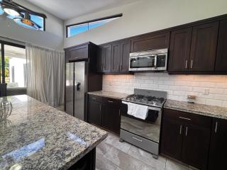 Private, 5 BR, Lg Pool Lawn, Fenced, Secluded - 2