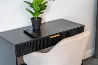 Jameson House - Sleeps 7 - Free Parking - 8