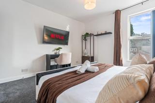 Jameson House - Sleeps 7 - Free Parking - 5