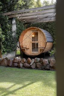 Valley View Home - Barrel Sauna, Woodfired Pizza Oven, Firepit, Kids Playset - 7