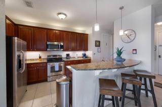 Amazing 4BR at Vista Cay with Gorgeous Lake View - 3