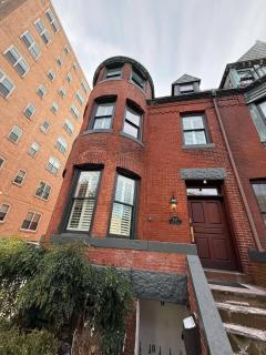 2BR Garden Level Guest Suite by White House - 4