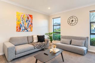 Elegant 3BR Home on Mustang Avenue - 5