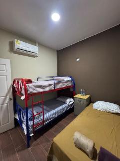 Cozy 2BR Apt in Santa Ana, AC, Parking & Wifi - 3