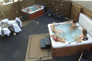Whole Inn Rental! 5 King Beds, 2 Hot Tubs -  - 6