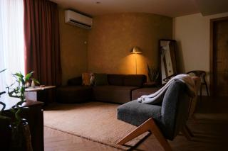 Lush 2 bedroom apartment with Pool Gym Restaurant Bar Lounge and More - 2