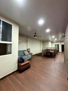 Modern 4BR Home with Terrace, AC & Wifi - 9