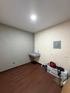 Modern 4BR Home with Terrace, AC & Wifi - 8
