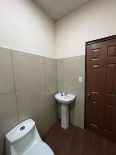 Modern 4BR Home with Terrace, AC & Wifi - 7