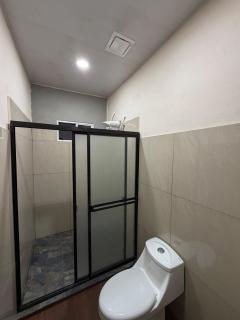 Modern 4BR Home with Terrace, AC & Wifi - 3