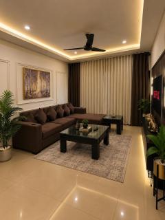 The Grand Luxe Luxury 3BR Apartment Stay in DHA - 8
