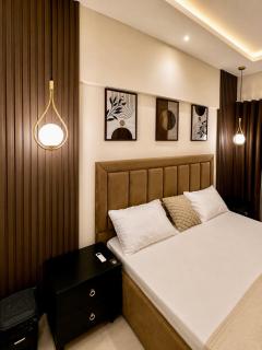 The Grand Luxe Luxury 3BR Apartment Stay in DHA - 6