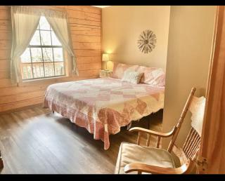 Cozy farmhouse themed cabin condo - Branson - 8