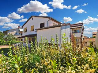 Apartments near Beach in Valbandon-Istrien 44833 - 6
