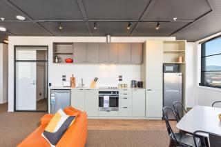 Vibrant 3BR Petone Stay with Foosball & City Views - 8