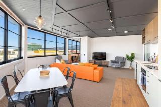 Vibrant 3BR Petone Stay with Foosball & City Views - 6