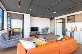 Vibrant 3BR Petone Stay with Foosball & City Views - 5