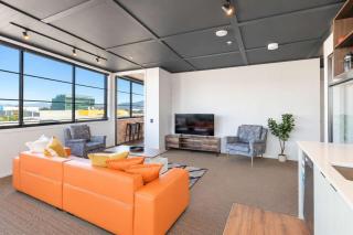 Vibrant 3BR Petone Stay with Foosball & City Views - 4