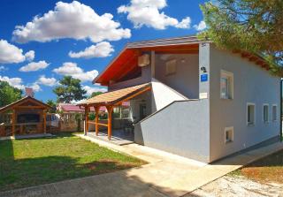 Holiday Home with Pool Peroj-Fazana (Region) 44345 - 6