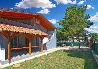 Holiday Home with Pool Peroj-Fazana (Region) 44345 - 3