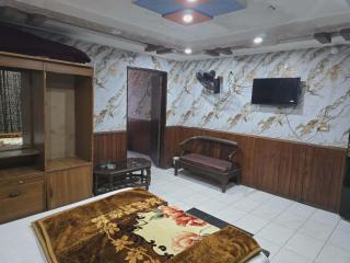 MUGHAL AZAM Hotel Mall Road Murree - 2